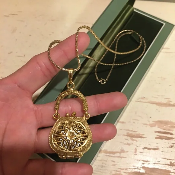 1928 Jewelry Magnifying Glass Necklace Urban Outfitters Vintage